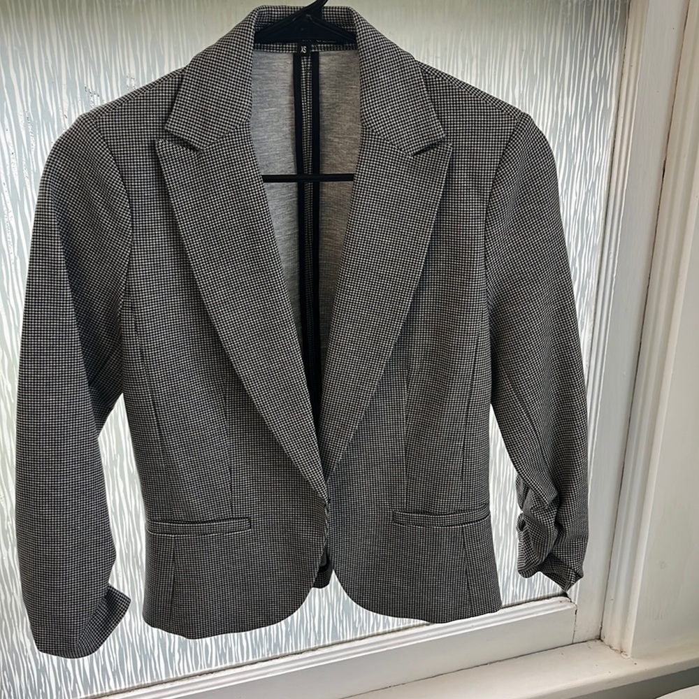 Amanda and Chelsea blazer herringbone